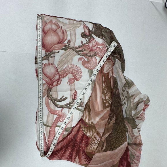 Jim Thompson Luxury Floral Print Silk Square Scarf - Size 44" x 44" -NEW in Bag. - Picture 7 of 15